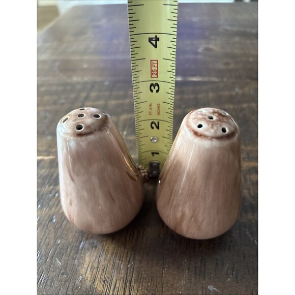 Vintage Pinecone Ceramic Salt & Pepper Shakers 3.5 In Fall/Winter Artist Signed - Picture 2 of 3